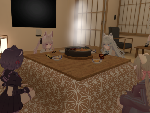 炬燵の中に住みたい