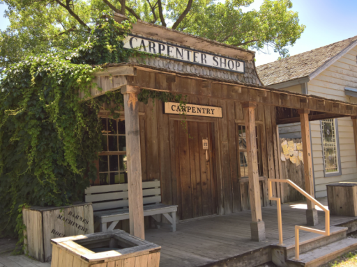 Codec's and a certain raccoon man's ebic workshop