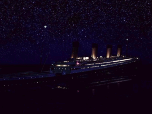TITANIC SINKING