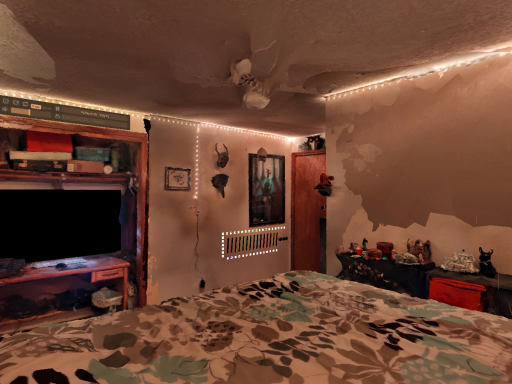 SABOTAGE's Irl room․